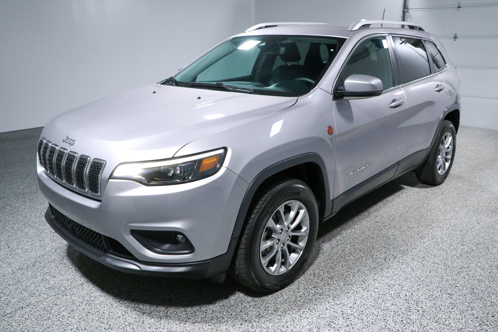Used 2021 Jeep Cherokee Latitude Lux w/ Comfort/Convenience Group AWD/4WD image 31