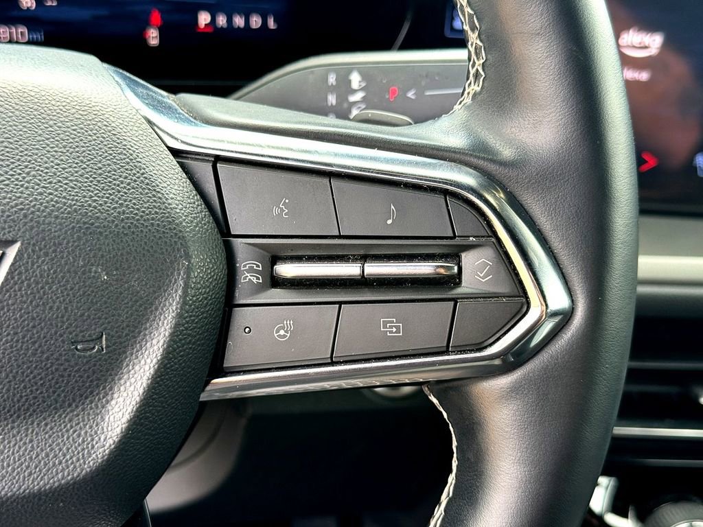 Used 2024 Chevrolet Traverse LS w/ Midnight/Sport Edition image 15