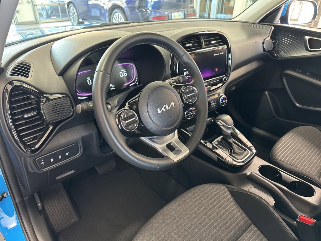 Used 2025 Kia Soul EX FWD image 43