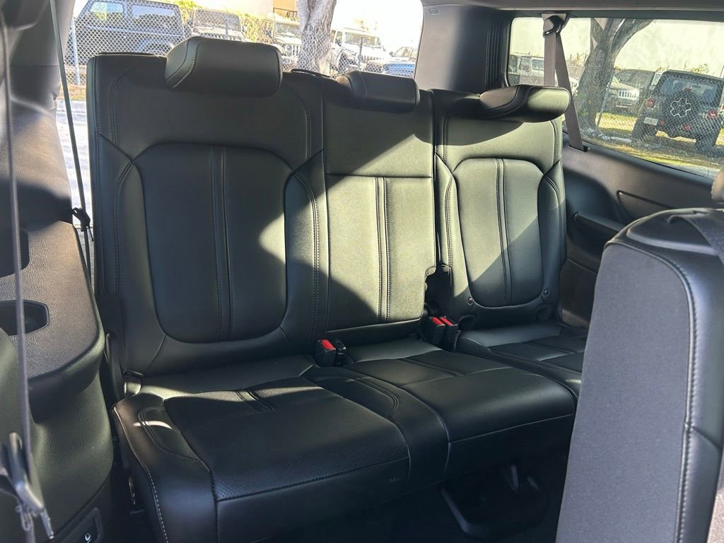 Certified 2024 Jeep Wagoneer L Base image 41