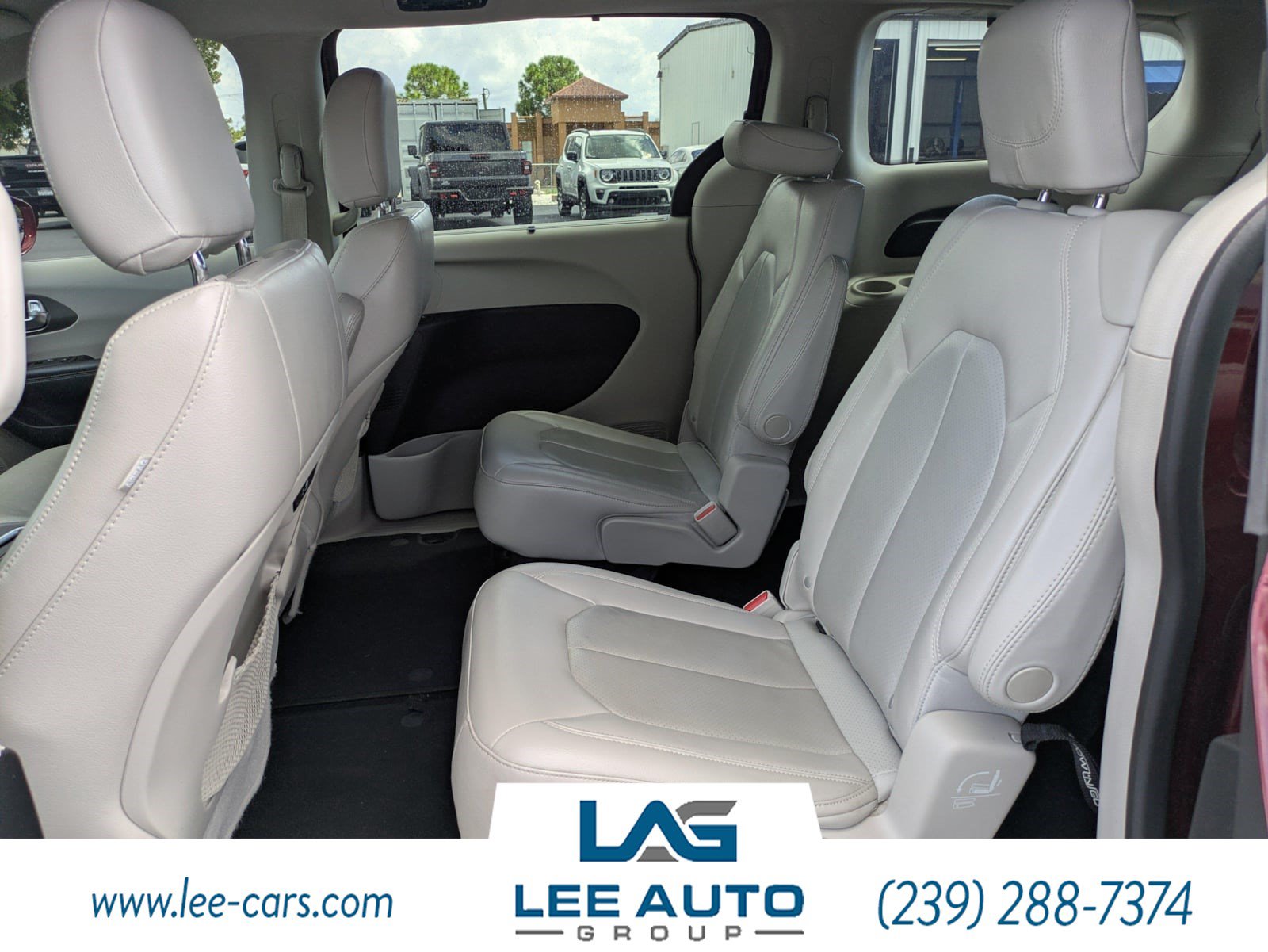 Used 2021 Chrysler Pacifica Touring-L FWD image 12