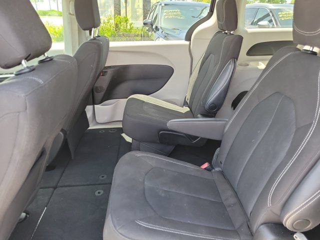 Used 2023 Chrysler Voyager LX FWD image 14