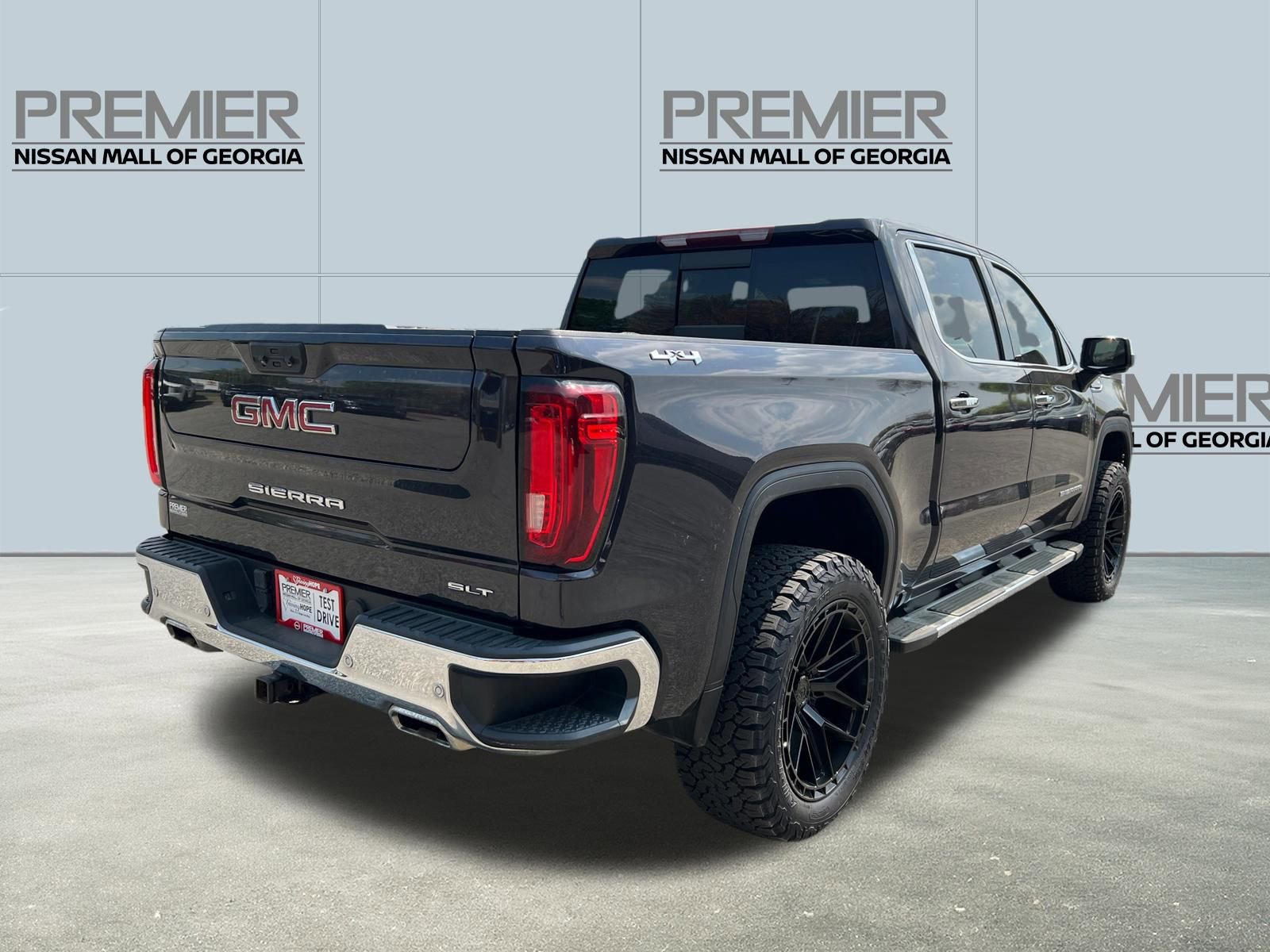 Used 2022 GMC Sierra 1500 SLT w/ SLT Premium Plus Package image 5