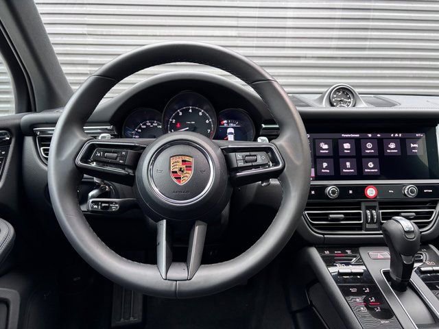 Certified 2026 Porsche Macan image 14