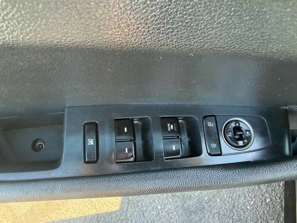 Used 2018 Hyundai Sonata SE FWD image 13