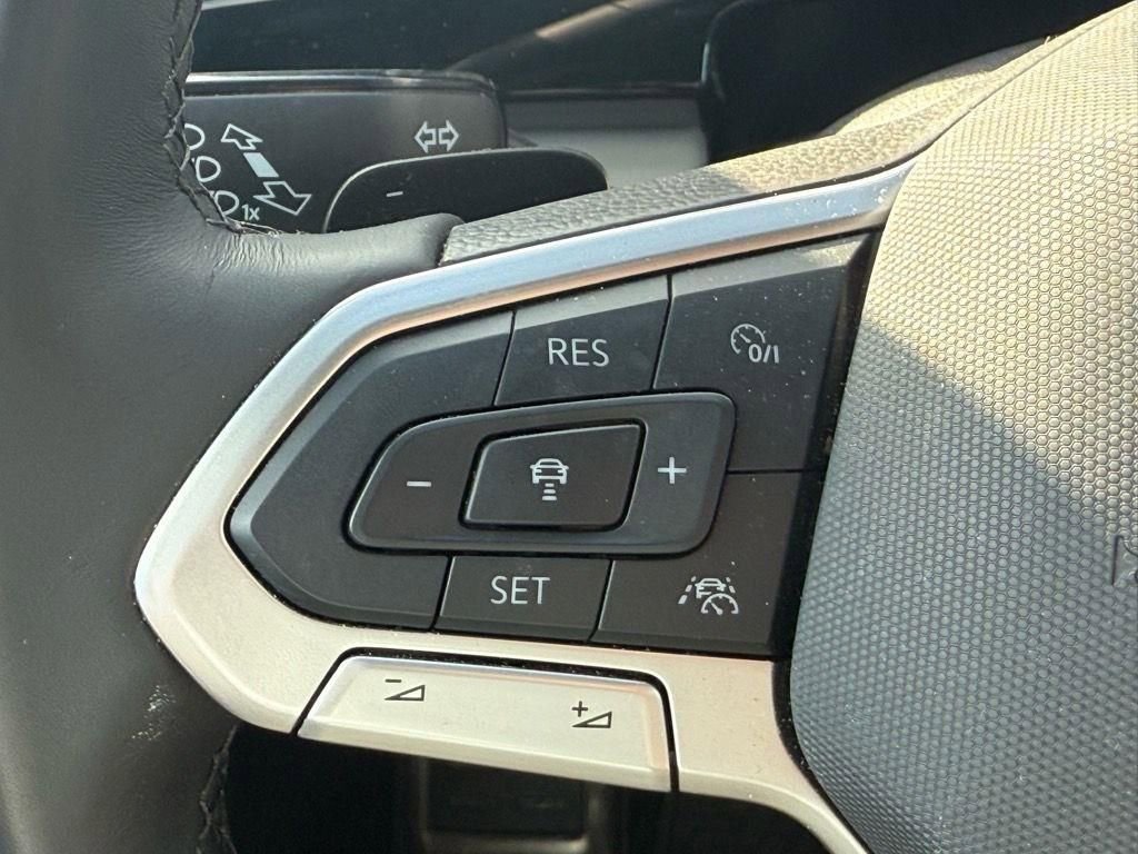 Used 2024 Volkswagen Atlas Cross Sport SEL R-Line image 21