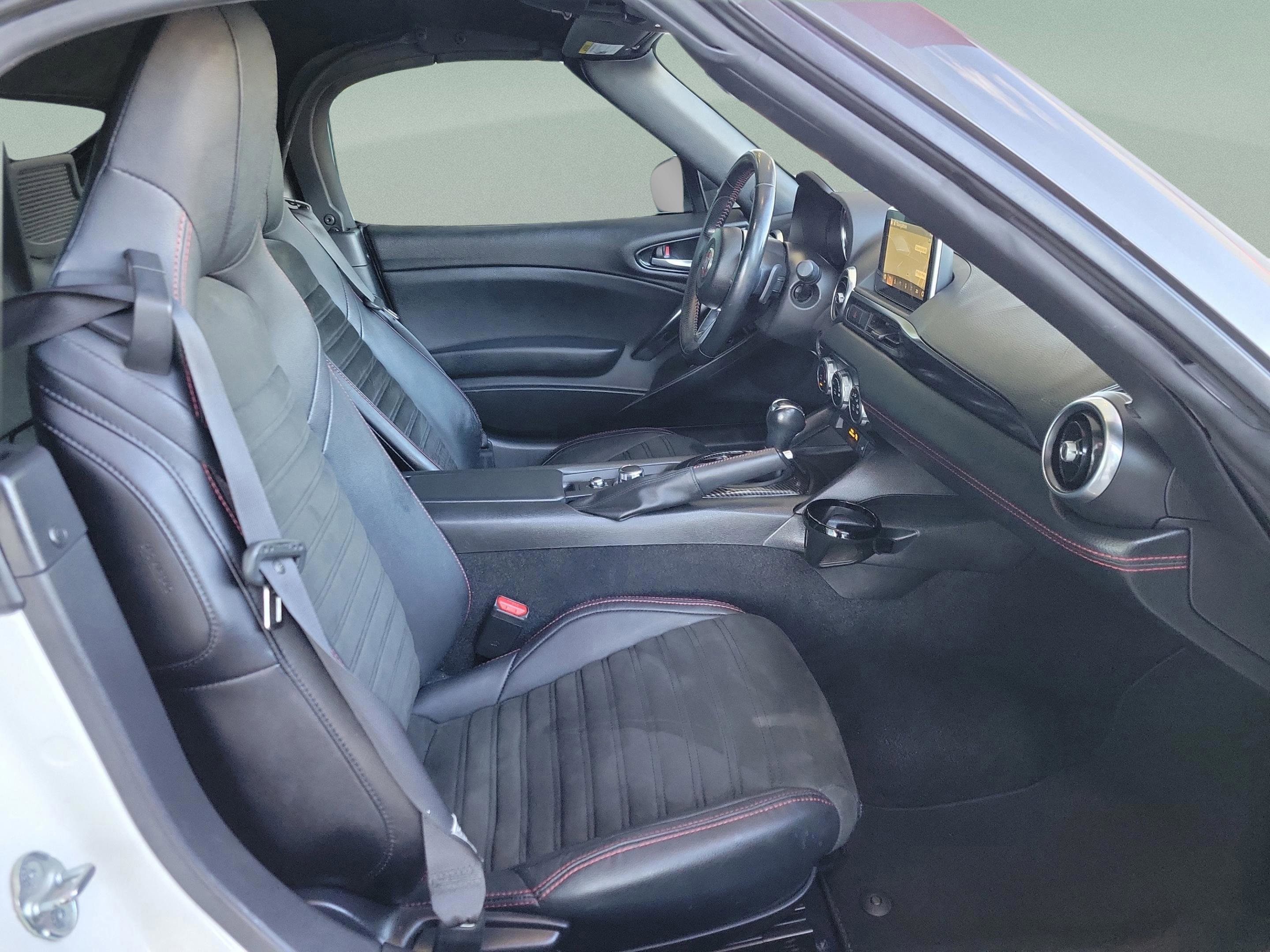 Used 2017 FIAT 124 Spider Abarth image 9