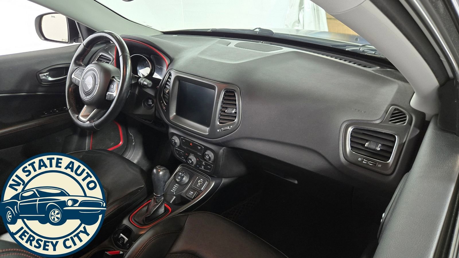 Used 2020 Jeep Compass Trailhawk AWD/4WD image 34