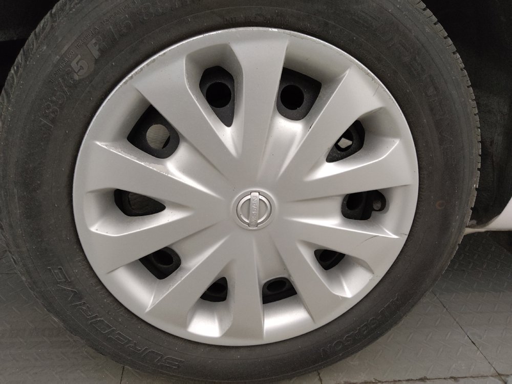 Used 2017 Nissan Versa SV FWD image 31