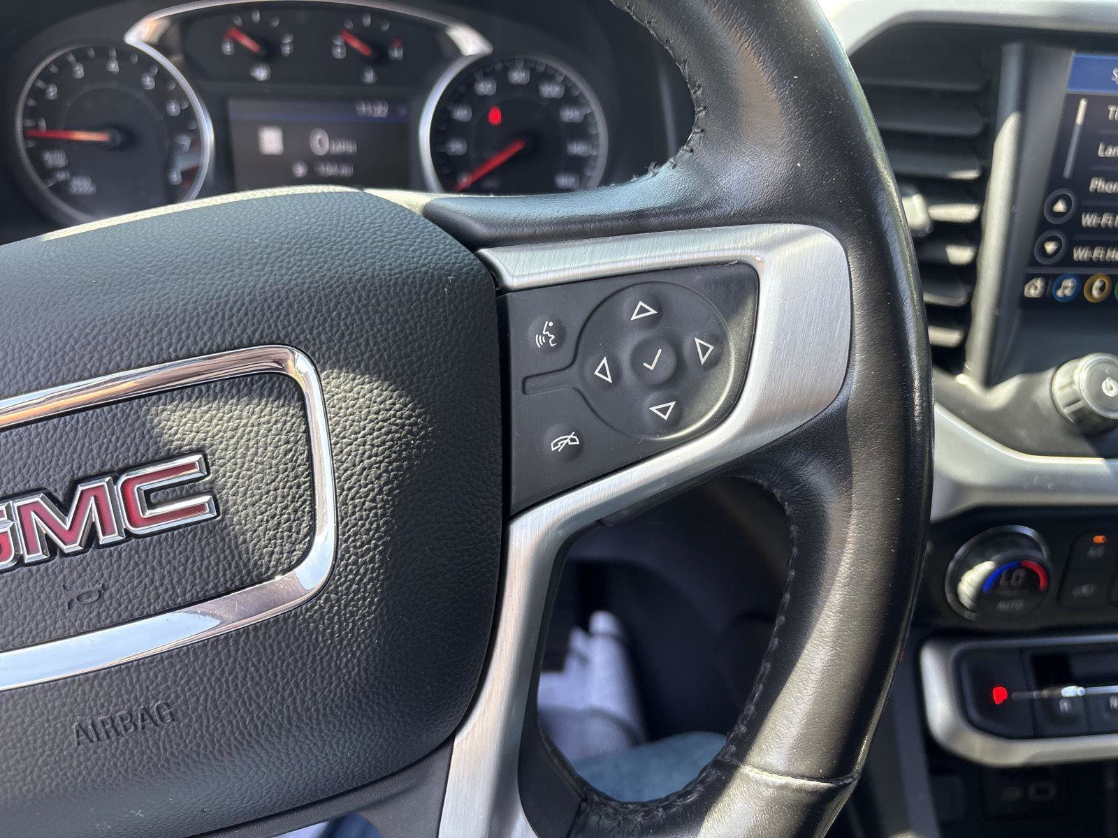 Used 2021 GMC Acadia SLT w/ Preferred Package AWD/4WD image 19