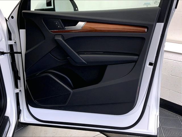 Certified 2023 Audi Q5 2.0T Premium w/ Convenience Package image 23