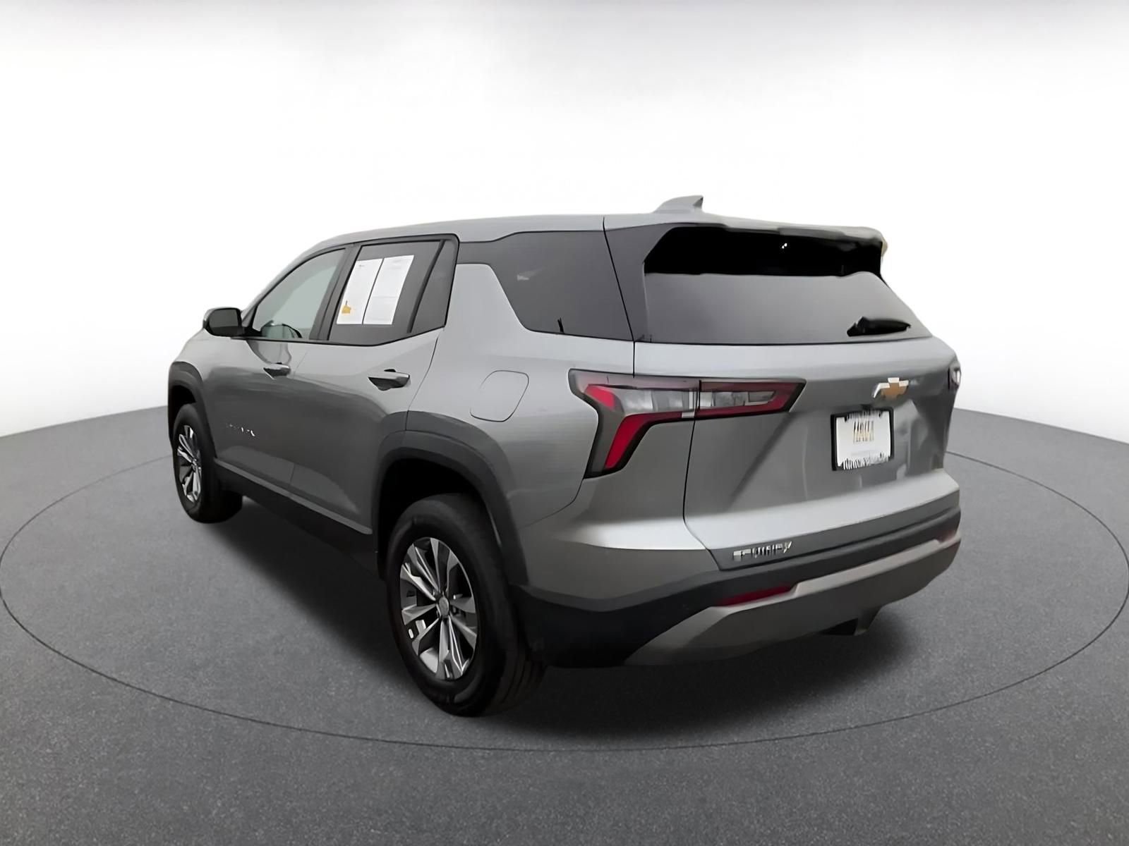 Used 2025 Chevrolet Equinox LT image 11