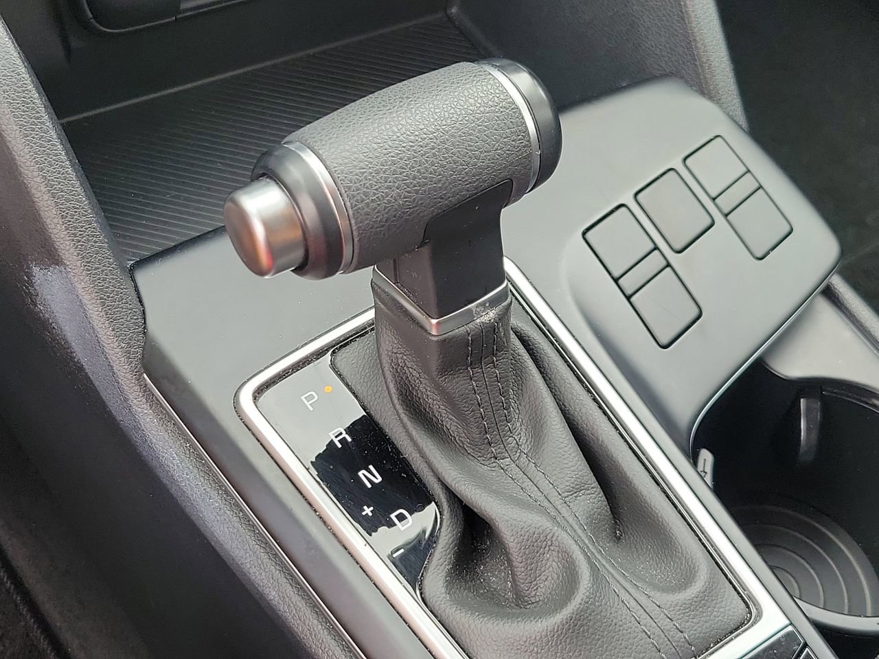 Used 2025 Kia Sportage LX image 26