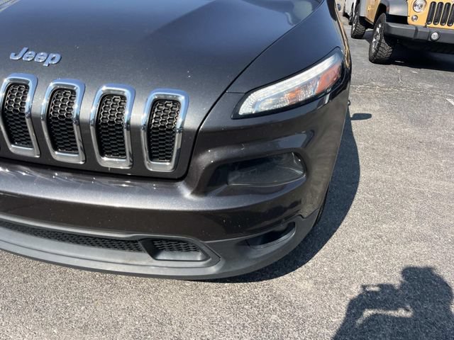 Used 2015 Jeep Cherokee Latitude FWD image 9