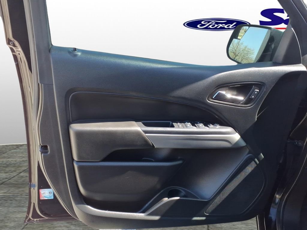 Used 2022 Chevrolet Colorado LT w/ LT Convenience Package image 10