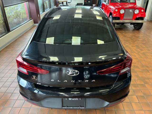 Used 2019 Hyundai Elantra SE w/ Cargo Package FWD image 13