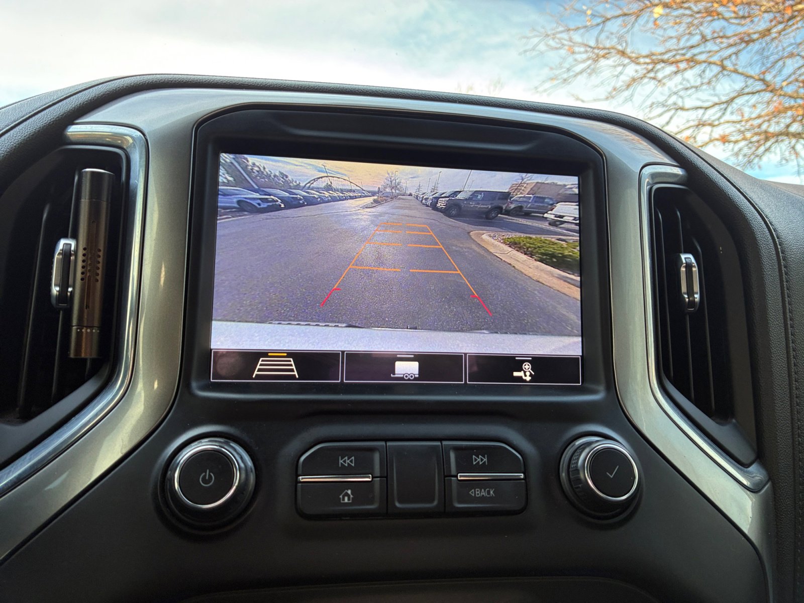 Used 2020 Chevrolet Silverado 1500 LT w/ All-Star Edition image 28