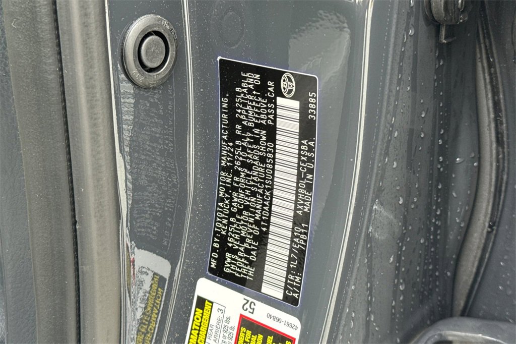 Used 2025 Toyota Camry SE image 27