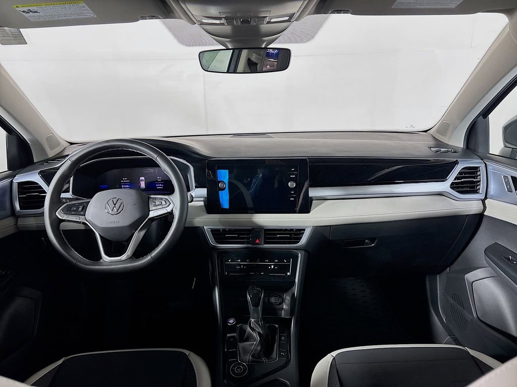 New 2025 Volkswagen Taos SE image 12