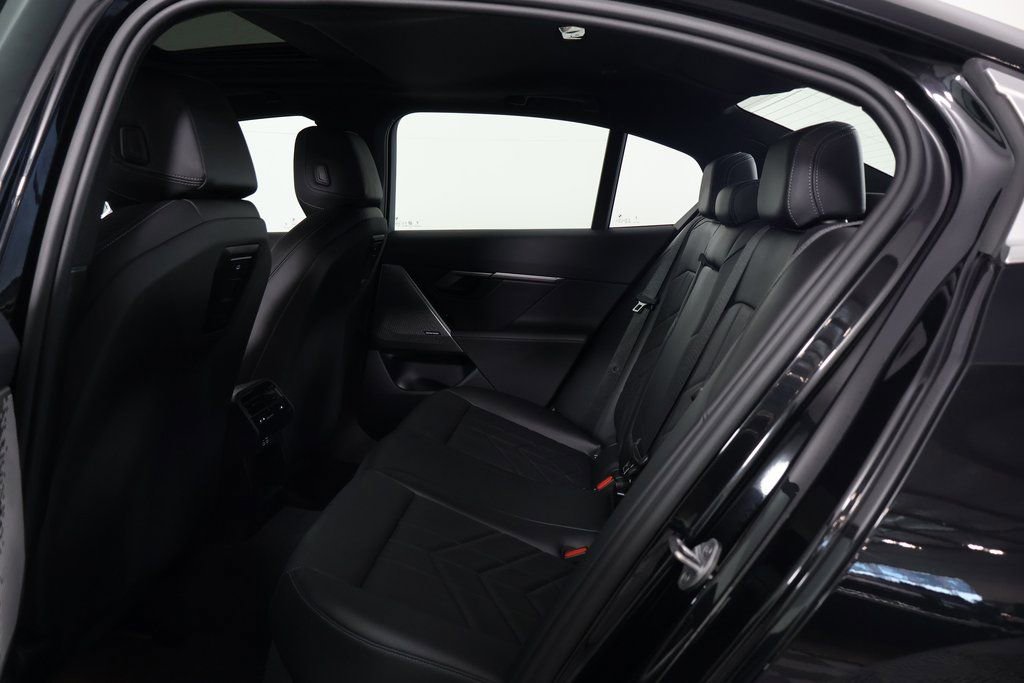 Used 2025 BMW i5 xDrive40 image 11