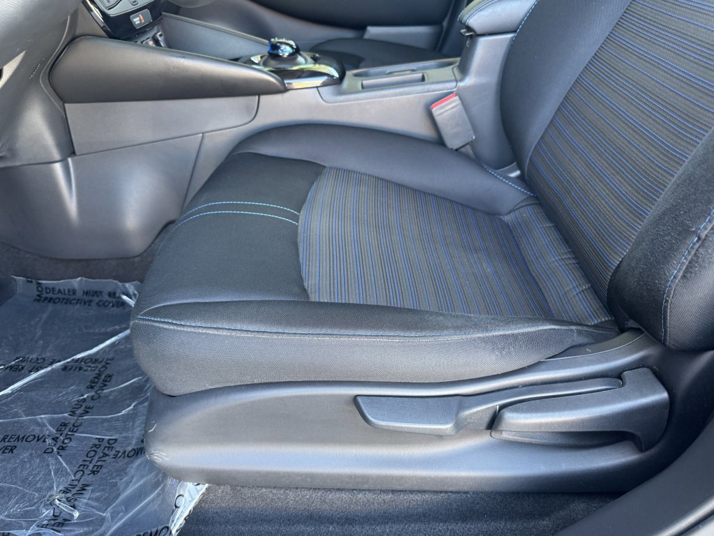 Used 2022 Nissan Leaf SV image 30