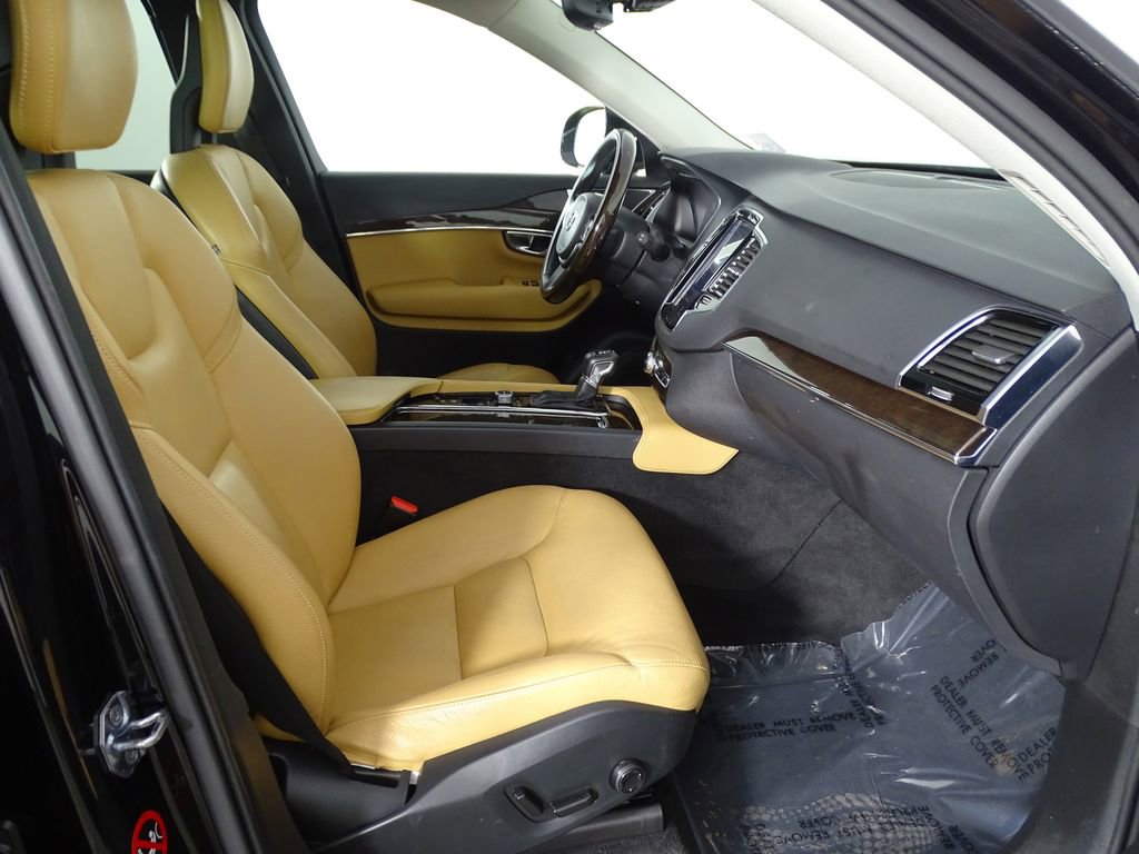 Used 2016 Volvo XC90 T6 Momentum w/ Protection Package Plus image 17