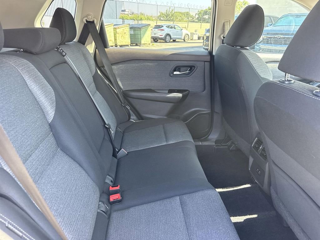 Used 2023 Nissan Rogue SV AWD/4WD image 24