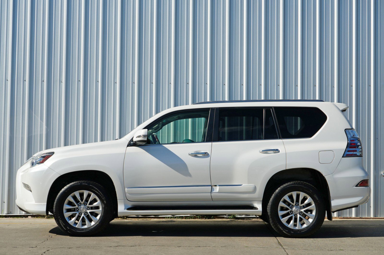 Used 2014 Lexus GX 460 image 8