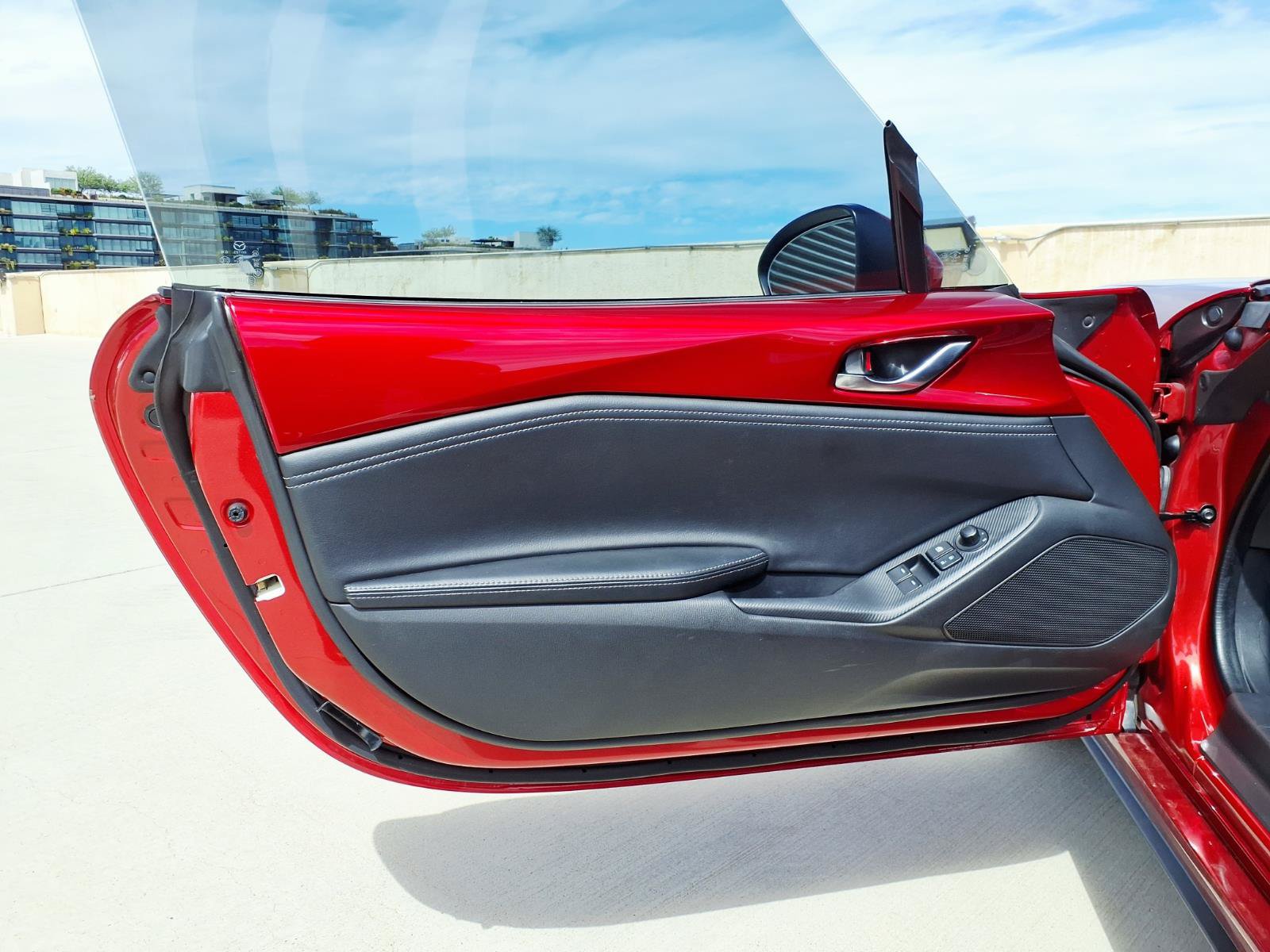 Used 2022 MAZDA MX-5 Miata RF Grand Touring RWD image 14