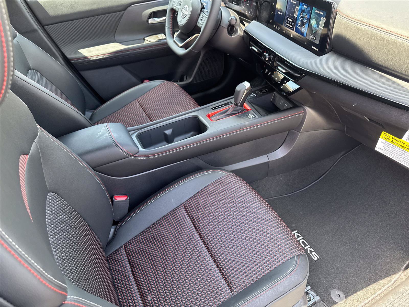 New 2026 Nissan Kicks SR FWD image 33