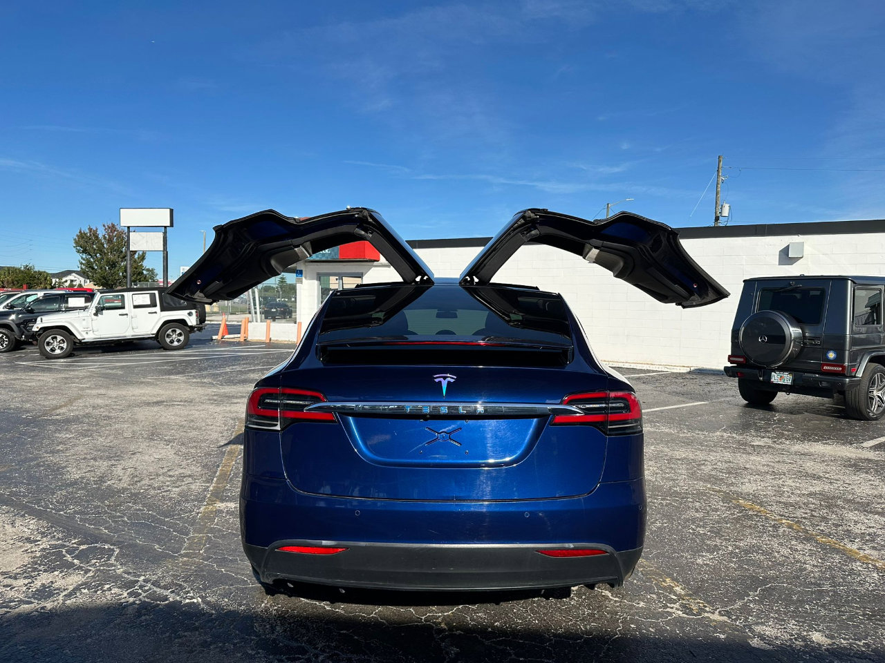 Used 2020 Tesla Model X Long Range image 8