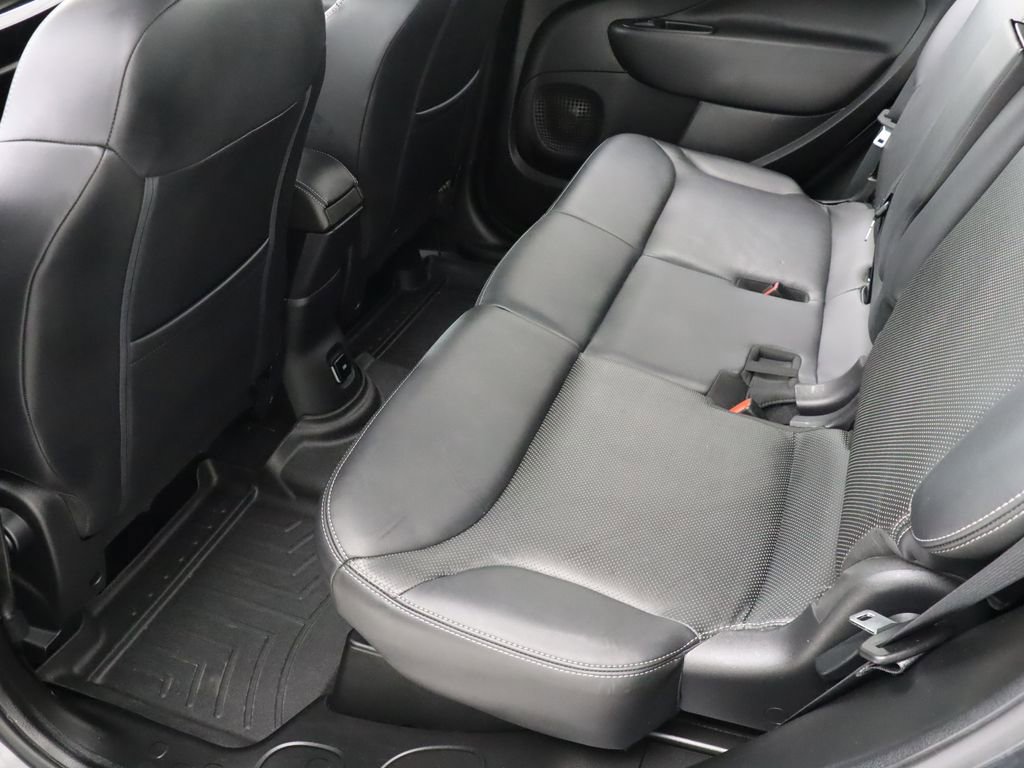 Used 2019 FIAT 500L Trekking FWD image 32