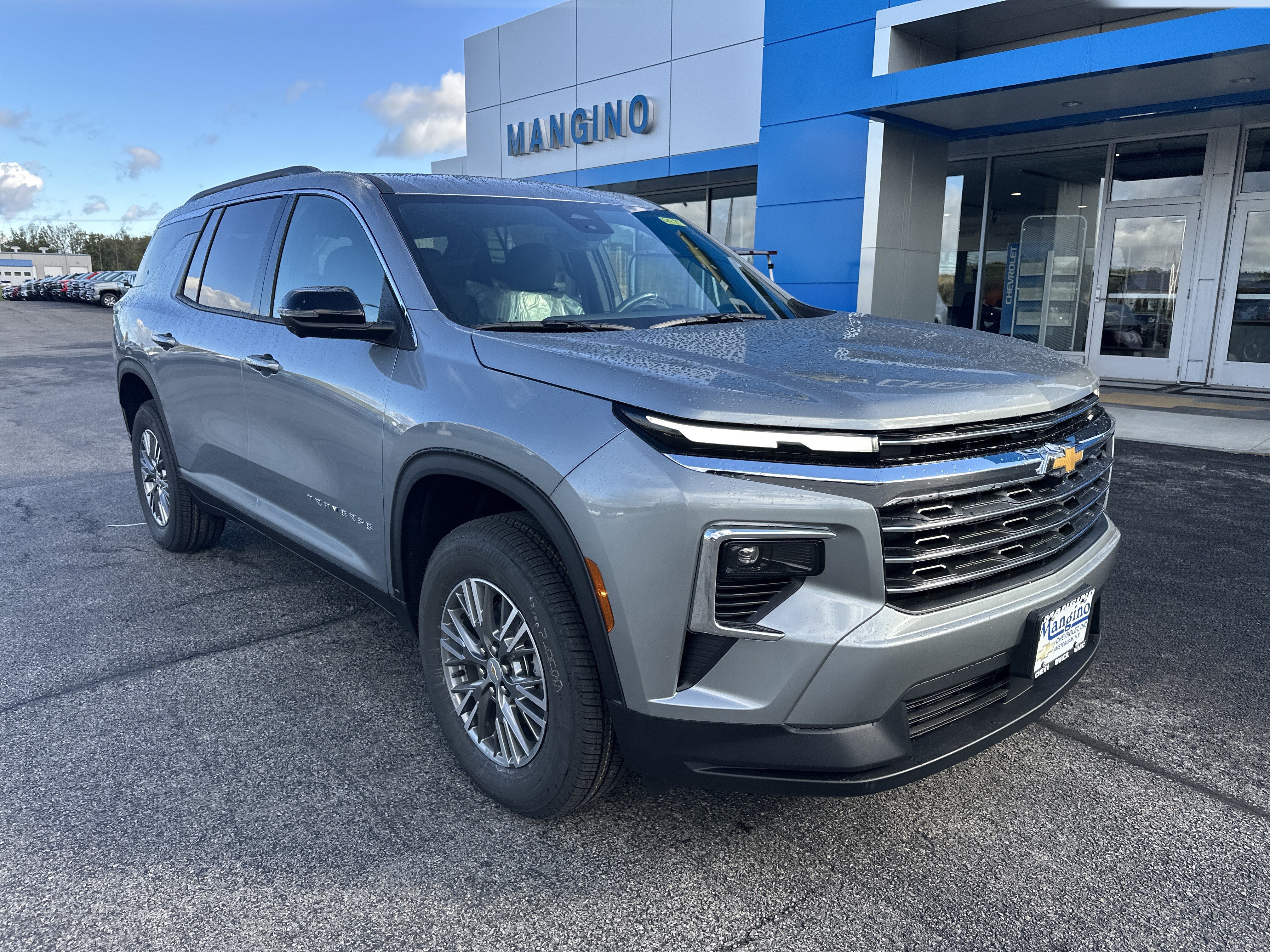 New 2027 Chevrolet Traverse LT w/ Driver Confidence Package AWD/4WD image 2