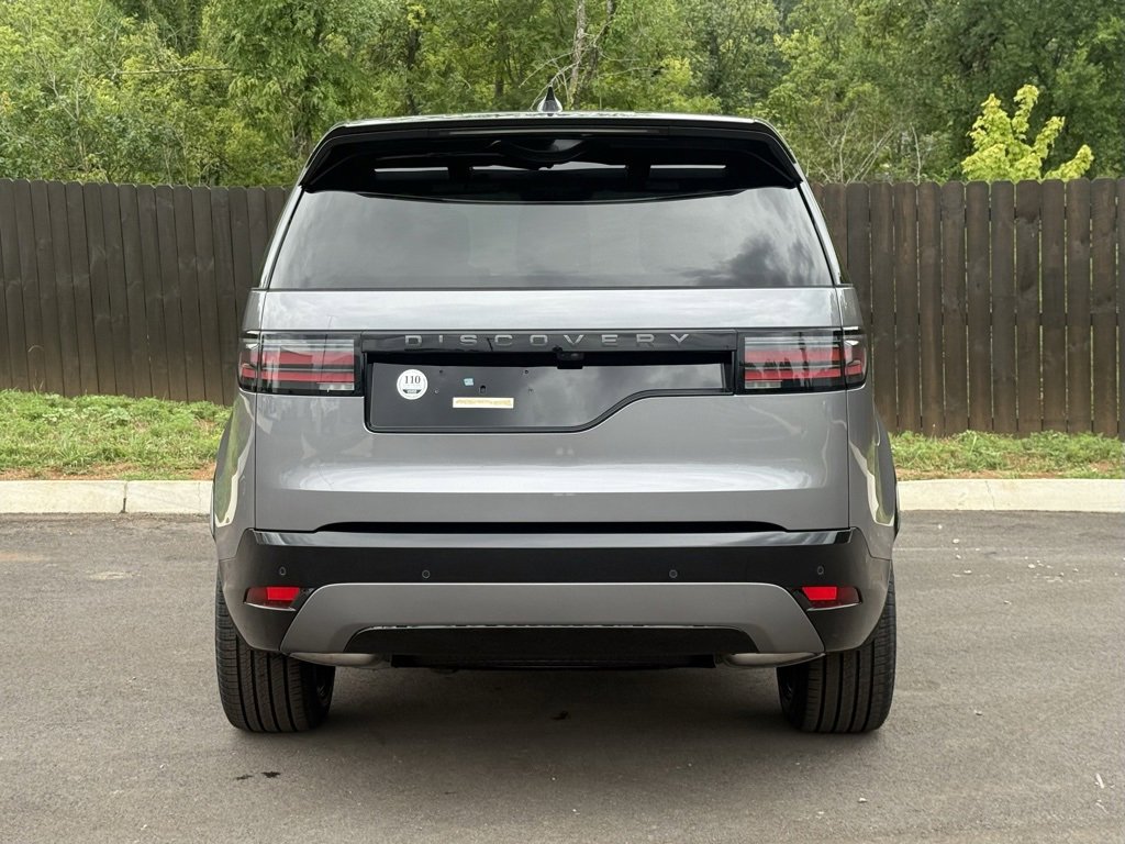 New 2025 Land Rover Discovery Dynamic SE image 4