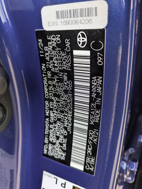 Used 2025 Toyota Corolla SE w/ SE Package image 35