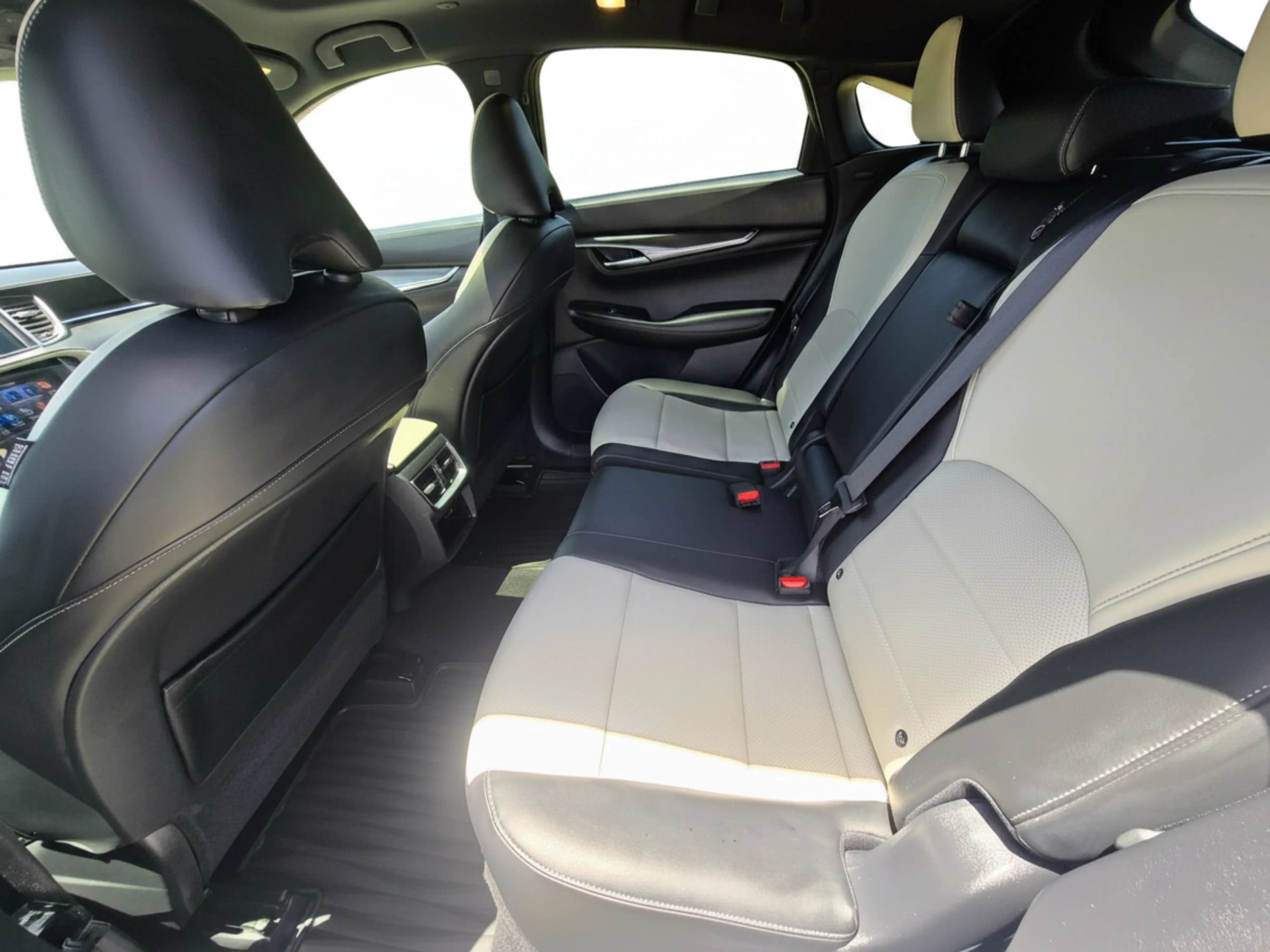 Used 2023 INFINITI QX55 Luxe w/ Cargo Package AWD/4WD image 12