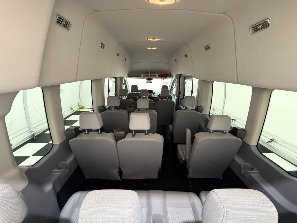 Used 2019 Ford Transit 350 XLT image 5