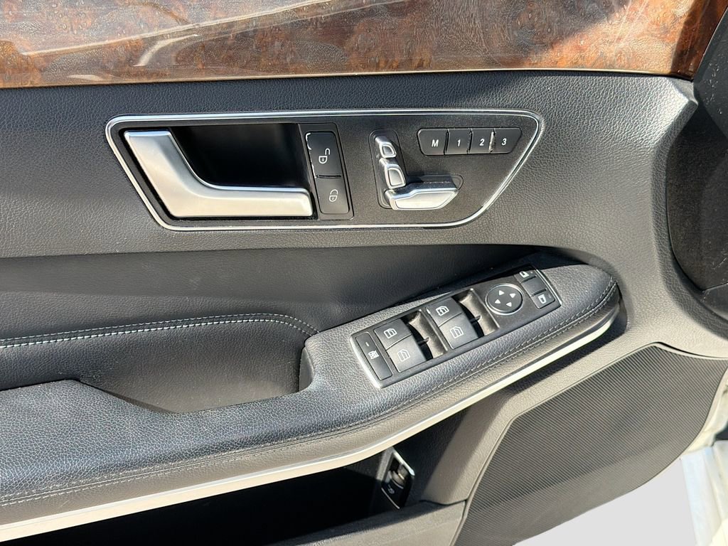 Used 2014 Mercedes-Benz E 350 4MATIC Sedan image 19
