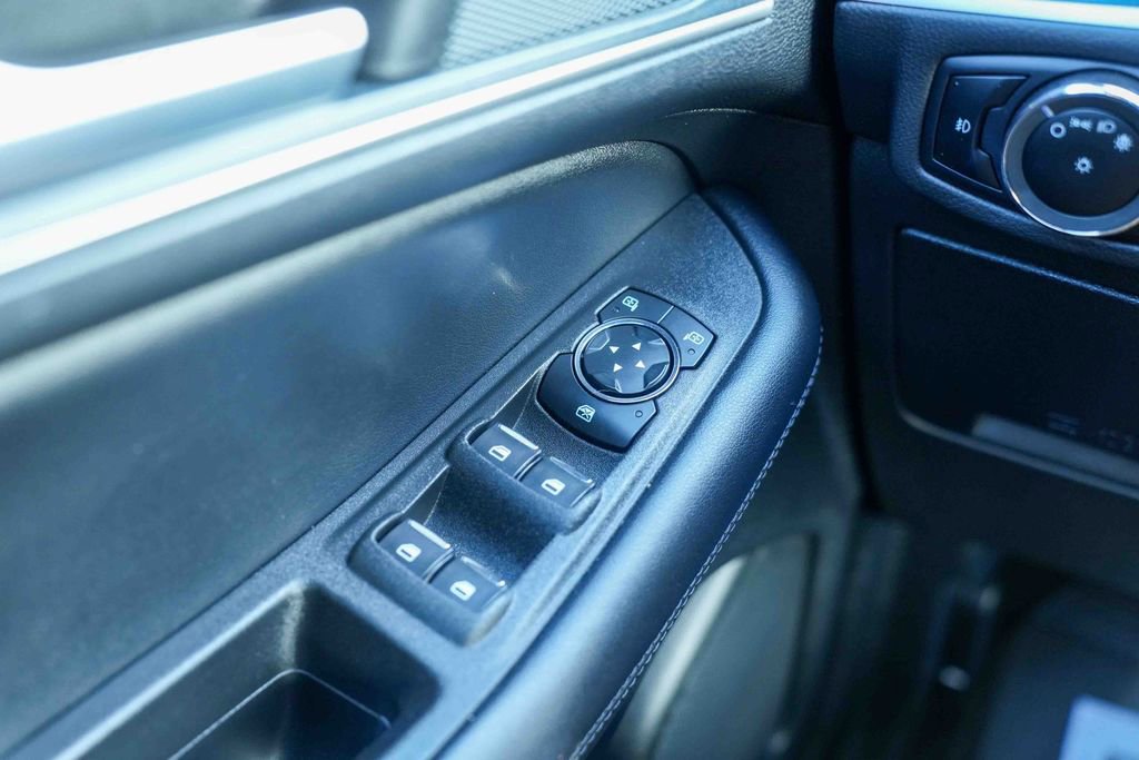 Used 2024 Ford Edge SEL w/ Convenience Package image 32