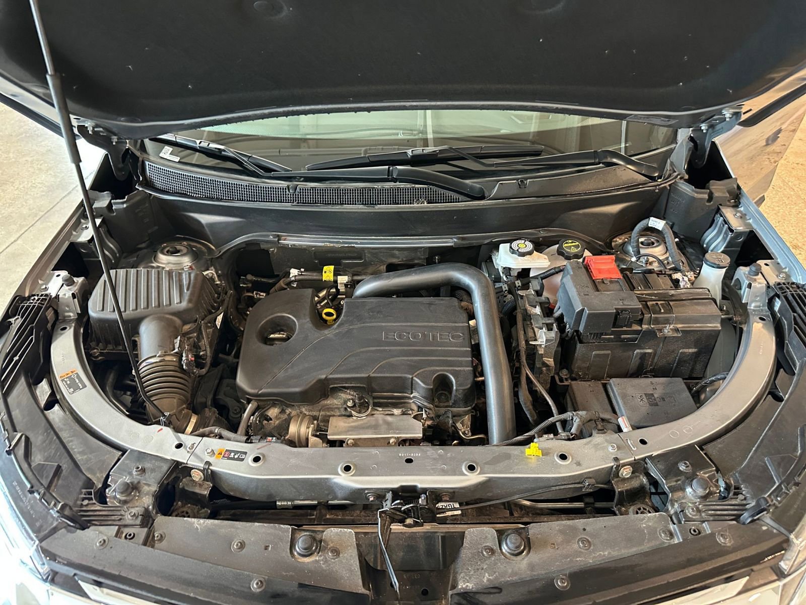 Used 2025 Chevrolet Equinox LT FWD image 32