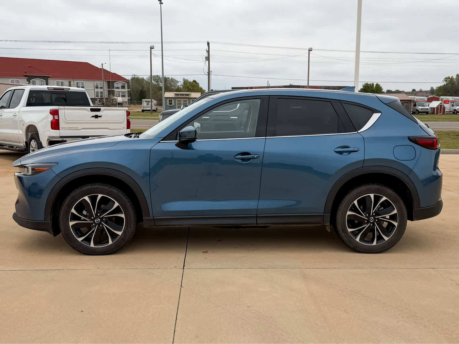 Used 2023 MAZDA CX-5 AWD 2.5 S w/ Premium Plus Pkg image 3