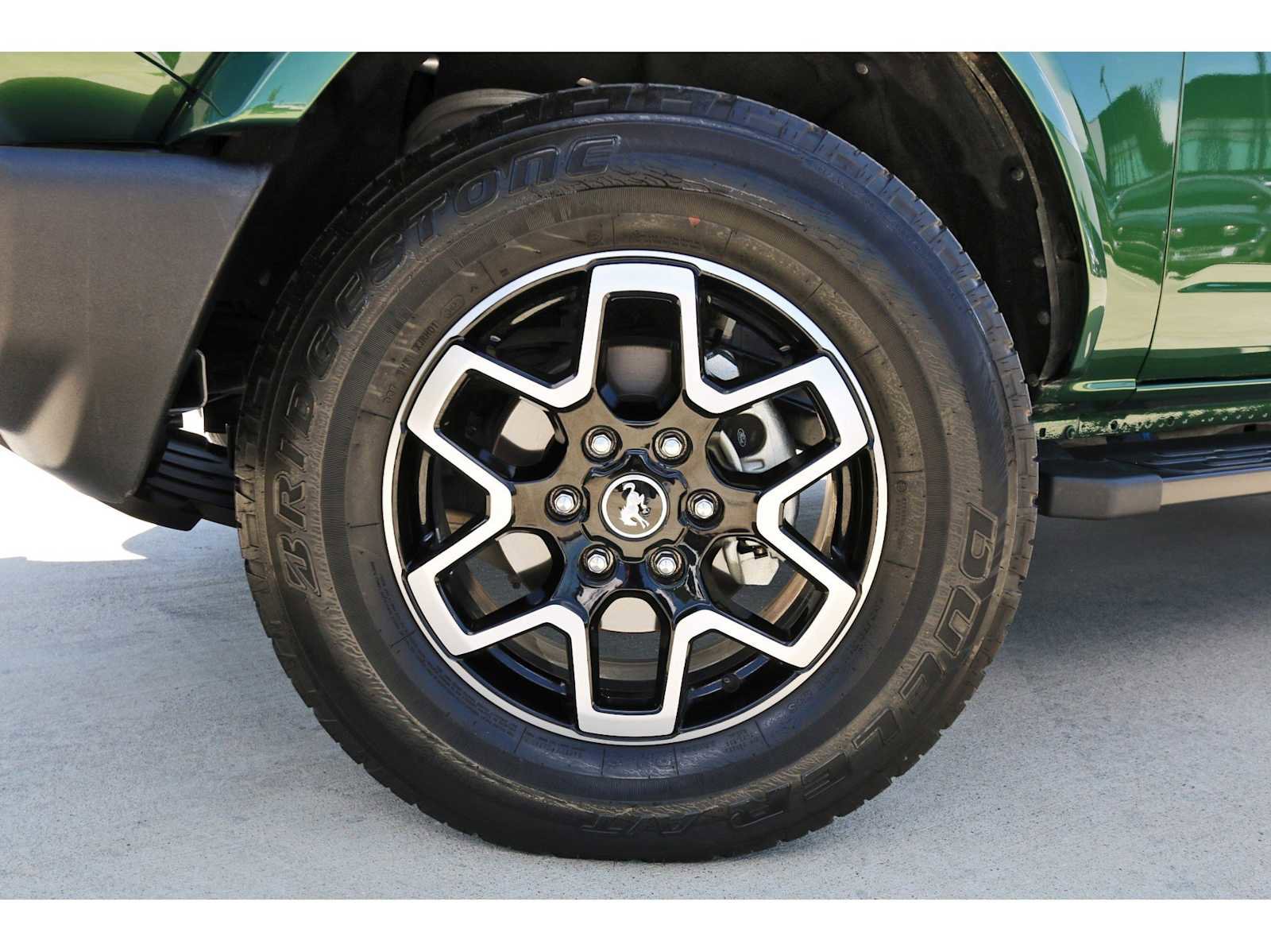 Used 2024 Ford Bronco Outer Banks image 27