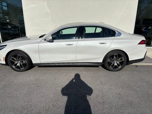 Used 2026 BMW 530i xDrive w/ Premium Package image 2