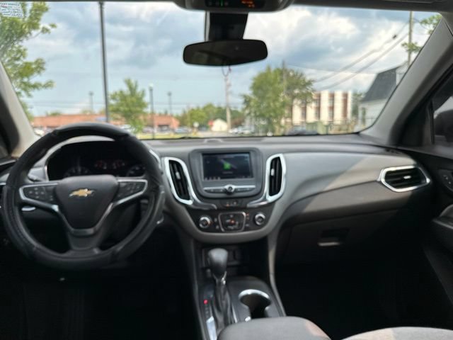 Used 2023 Chevrolet Equinox LS FWD image 3