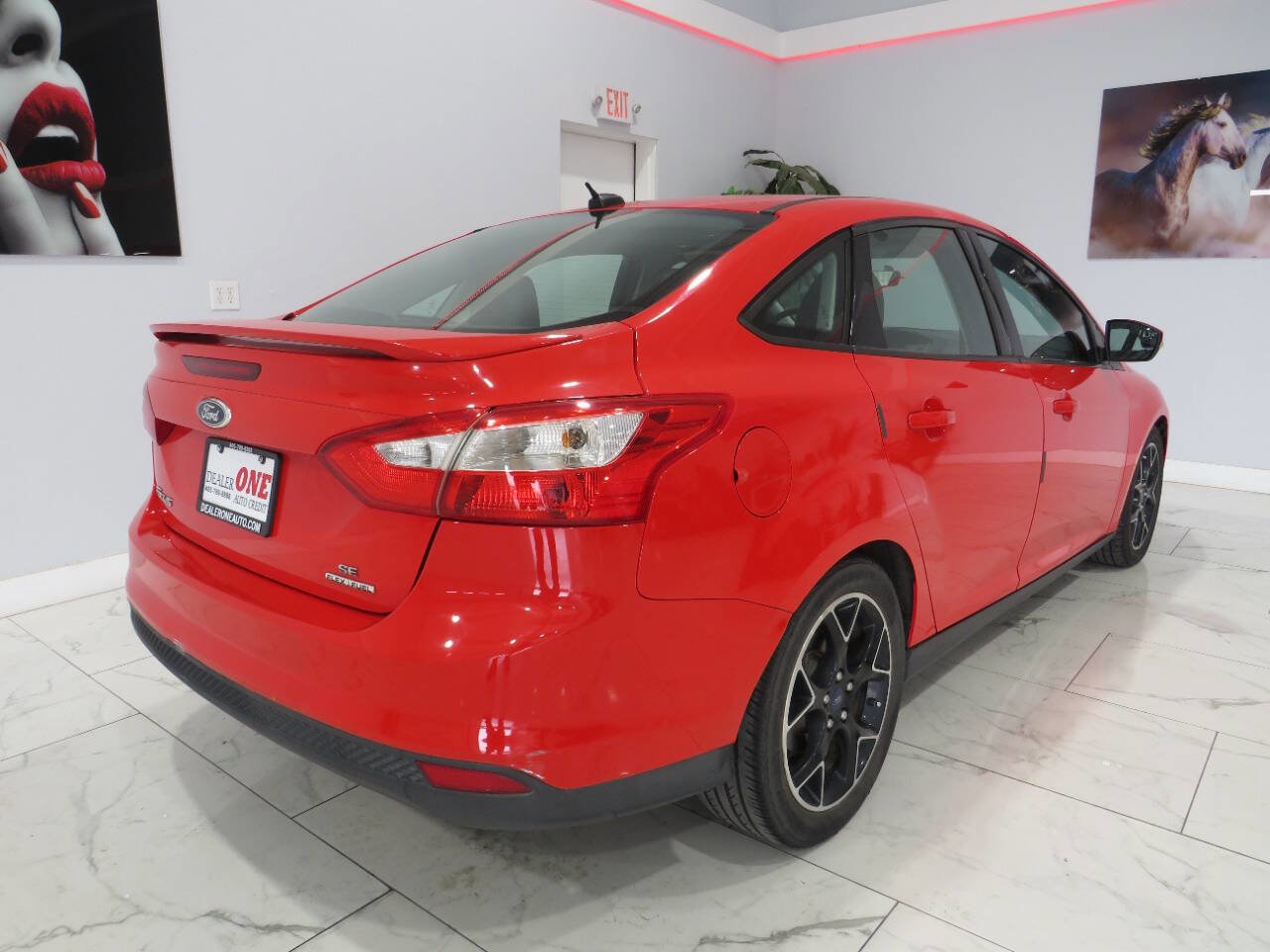 Used 2014 Ford Focus SE w/ Equipment Group 201A image 4
