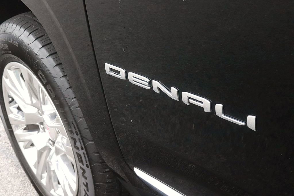 Used 2025 GMC Yukon Denali AWD/4WD image 11