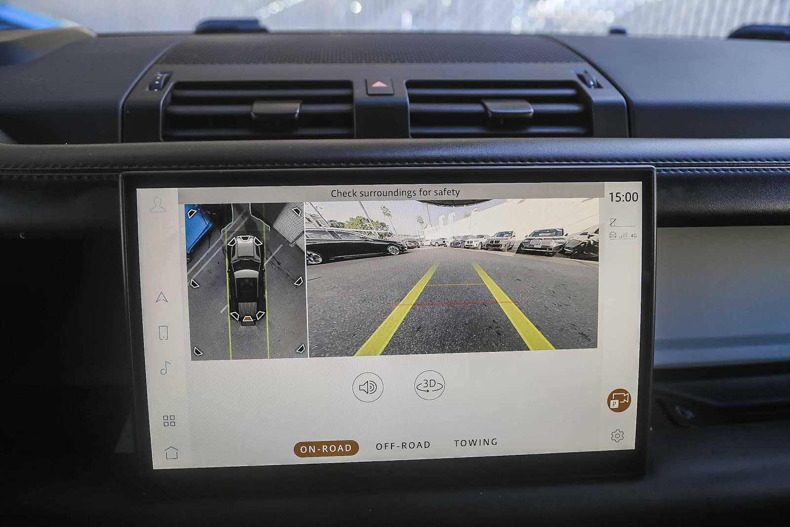 Used 2024 Land Rover Defender 110 SE image 21