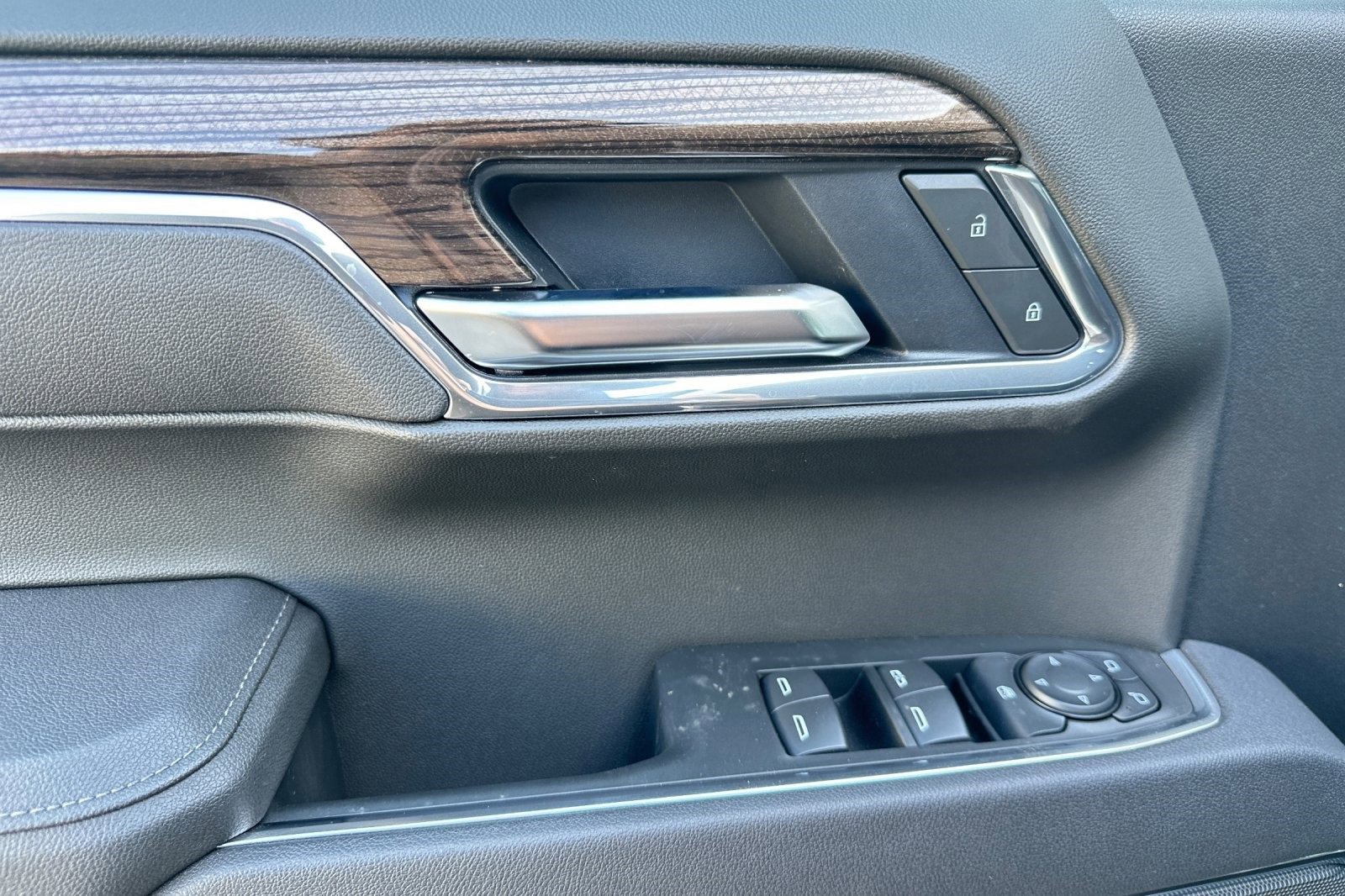 New 2025 Chevrolet Silverado 1500 LT Trail Boss w/ LPO, Dark Essentials Package image 11