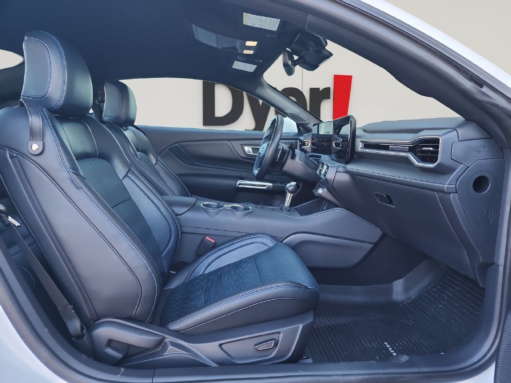 Used 2025 Ford Mustang GT Premium RWD image 16