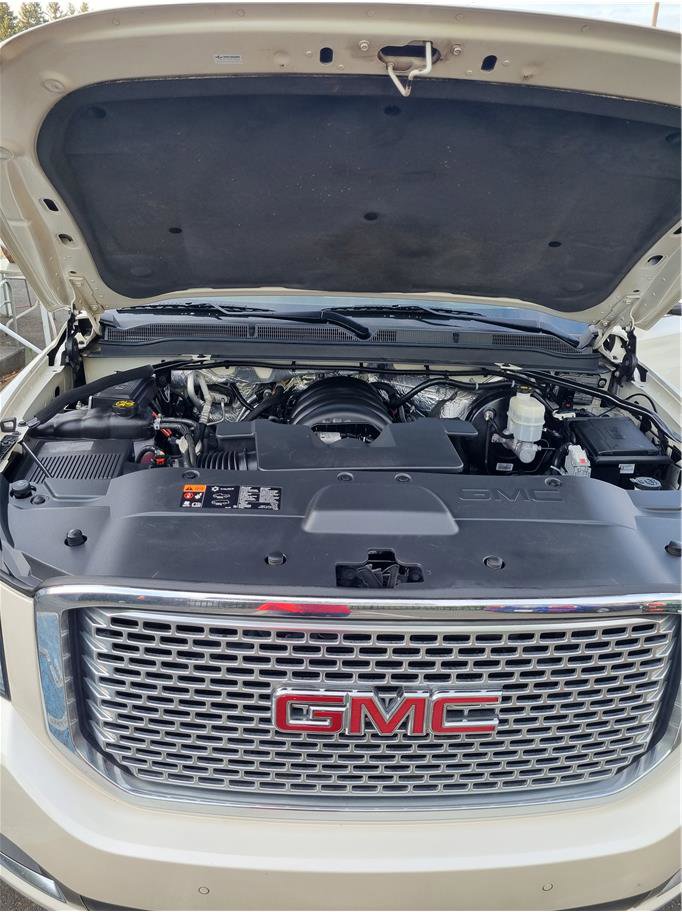 Used 2015 GMC Yukon XL Denali w/ Premium Package AWD/4WD image 24